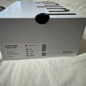 lululemon athletica Women's Blissfeel Trail Run Shoes - Blue